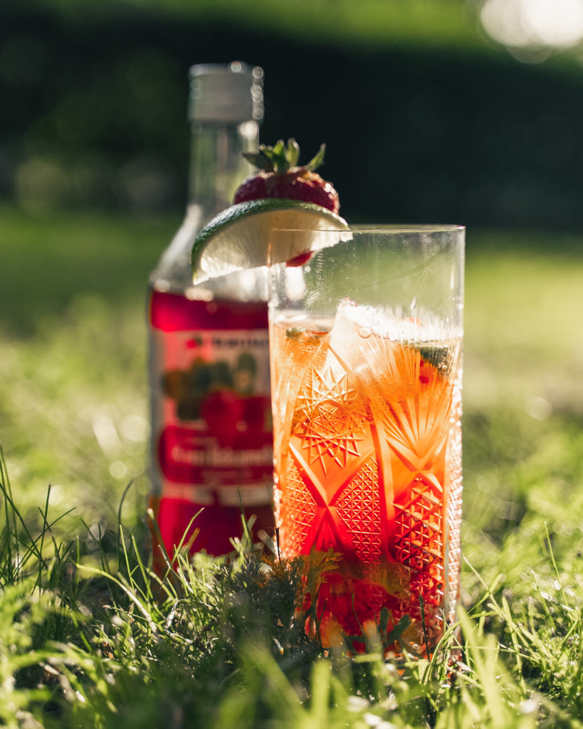 Strawberry Juice 350 ml Marjajaloste Meritalo Oy